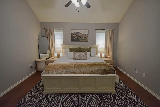 Building Photo - March availability!  3/2/2