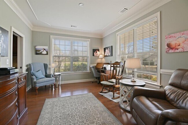 Building Photo - 401 Clear Creek View