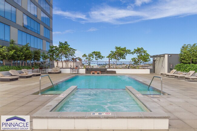 Building Photo - 1009 Kapiolani Blvd