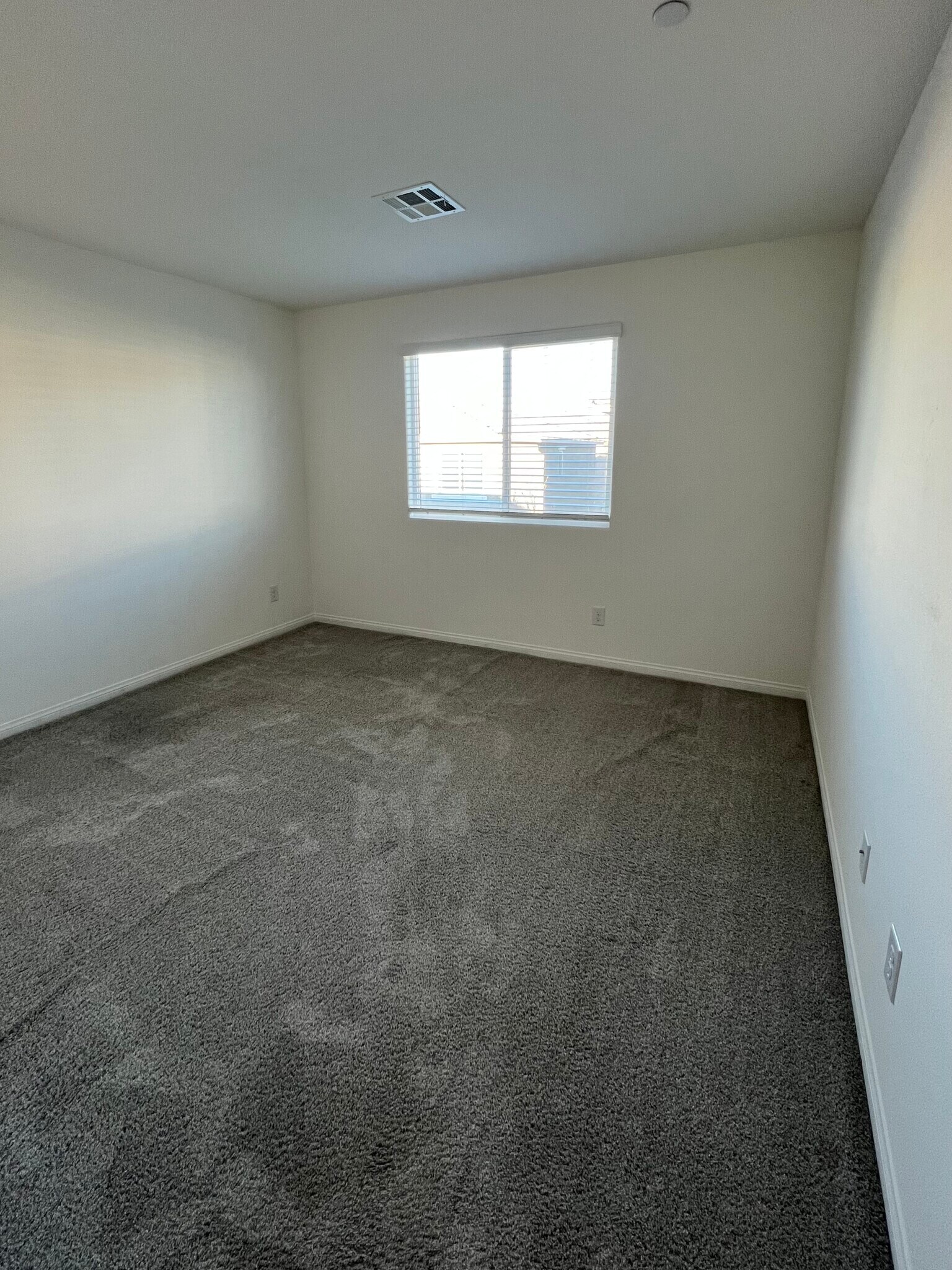 Building Photo - 12185 Scarlet Ember Rd