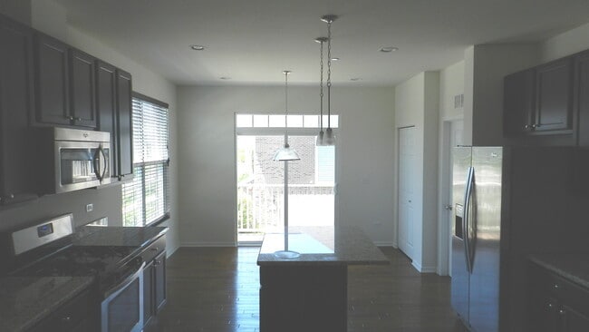 Building Photo - 2817 Henley Ln