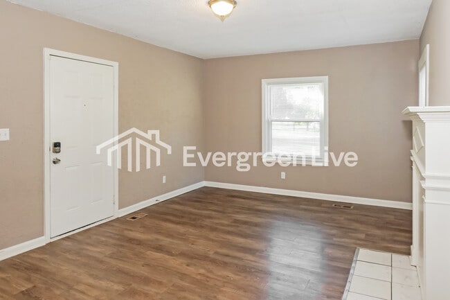 Building Photo - 1501 Tower St SE