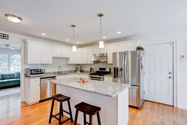 Building Photo - 3 Hawthorne St