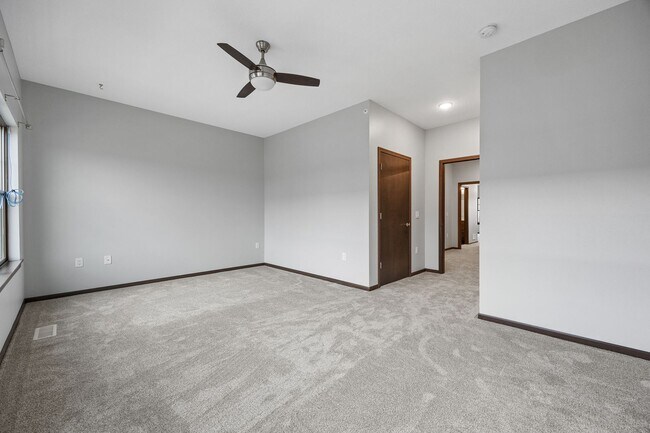 Building Photo - Large Townhome In Kingston Neighborhood Just Blocks From Downtown
