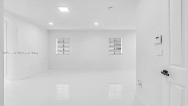 Building Photo - 7545 SW 188th Ln