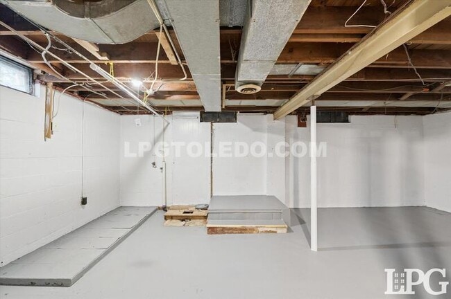 Building Photo - 3714 Wallwerth Dr