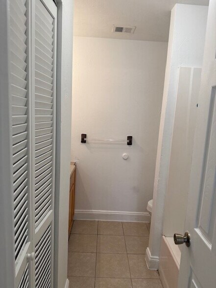 Bathroom - 3961 SE 18th Ave
