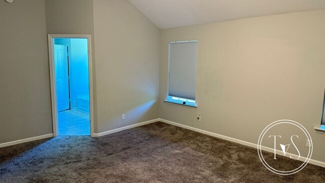 Building Photo - SPRING MOVE-IN SPECIAL and RATE DROP ALERT...