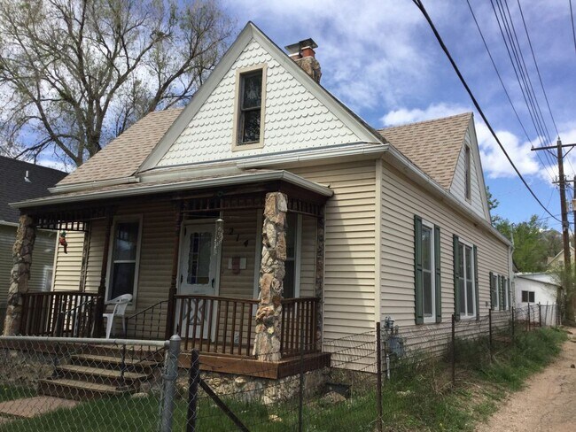 Primary Photo - 214 North Walnut Street
