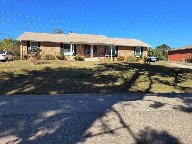 Primary Photo - 3919 Kingsbridge Rd