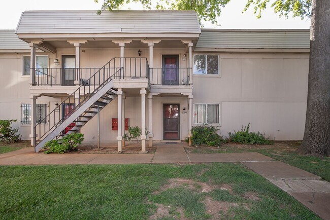 Primary Photo - Spacious 3 Bed 2 Bath Condo in Tulsa!