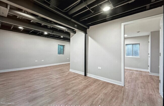 Building Photo - 24321 Hemlock Dr
