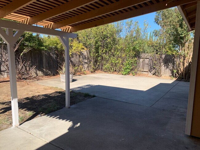 Building Photo - Upgraded Suisun City Home Available NOW!
