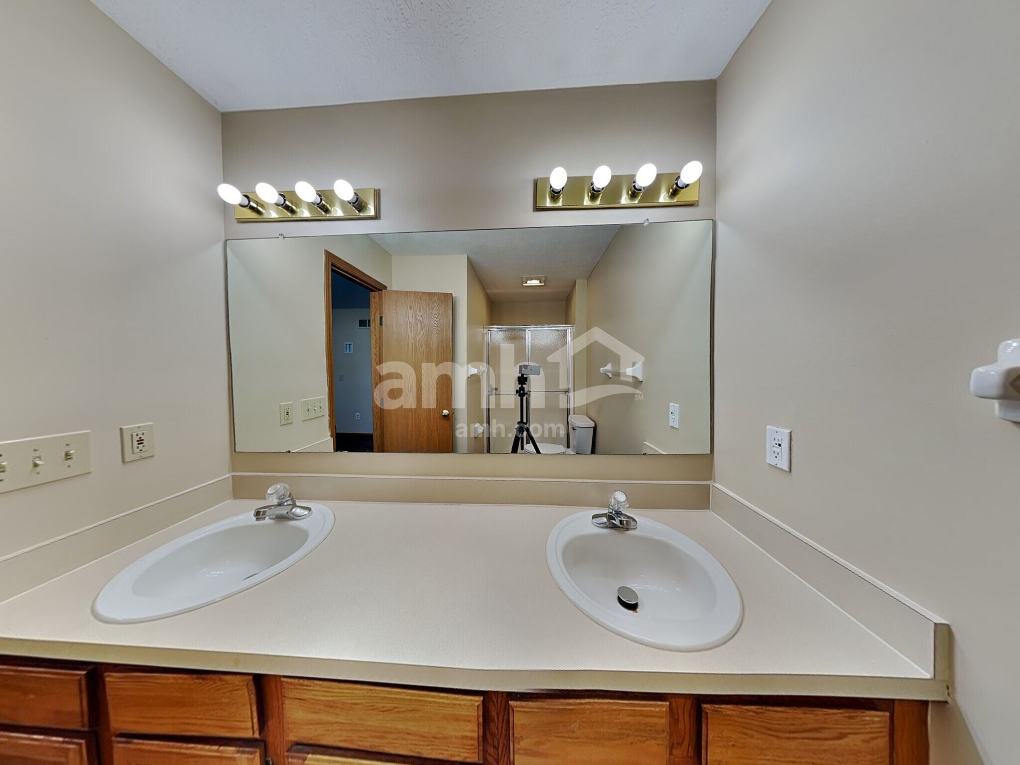 Building Photo - 3452 Oak Bend Blvd