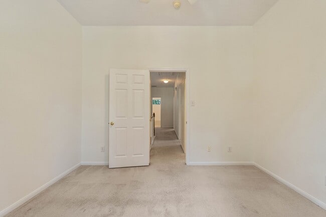 Building Photo - 122 N Westwinds Cir