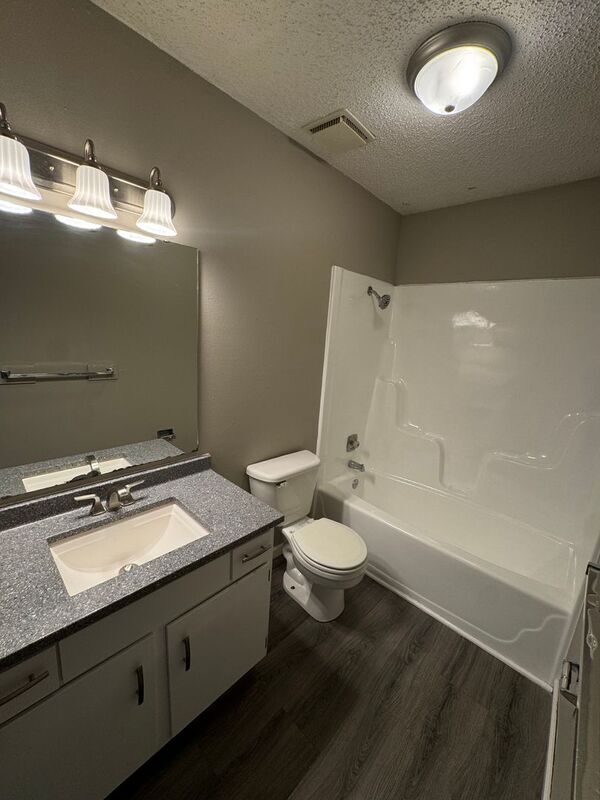 Building Photo - 1232 E Guinevere St