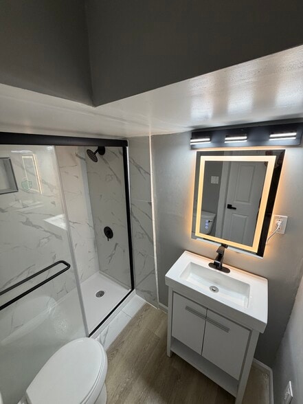 Building Photo - 7805 Central Ave