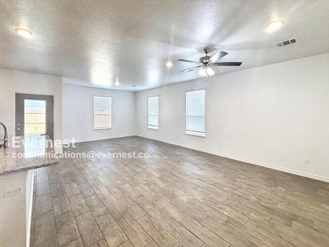 Building Photo - 2239 Hornbeam St