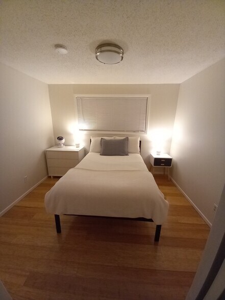 Bed room 1 of 2 full bed - 2150-2160 Raynor St SE