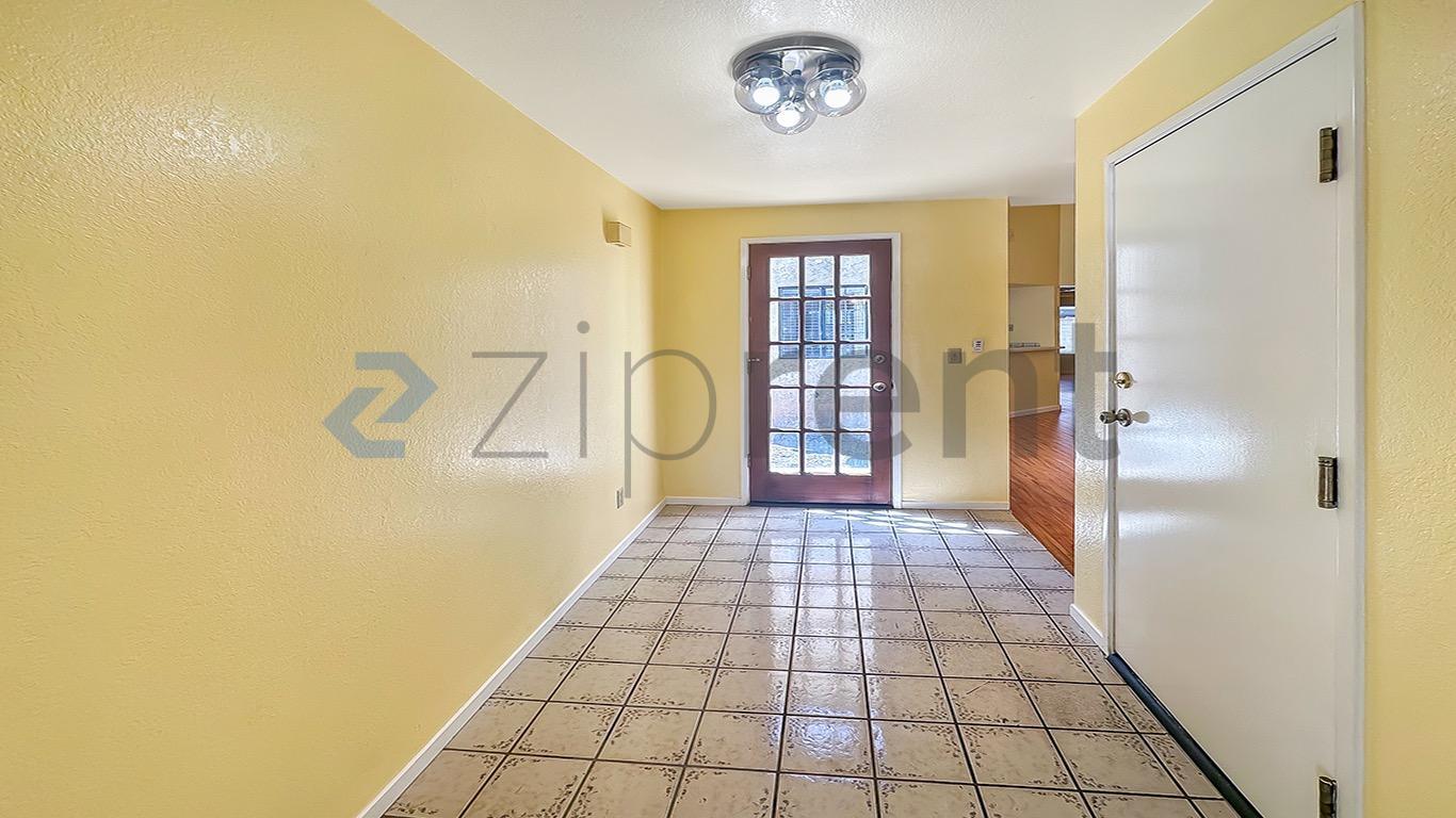 Building Photo - Unit 104