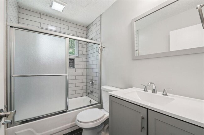 Building Photo - 5320 Kelleys Creek Dr