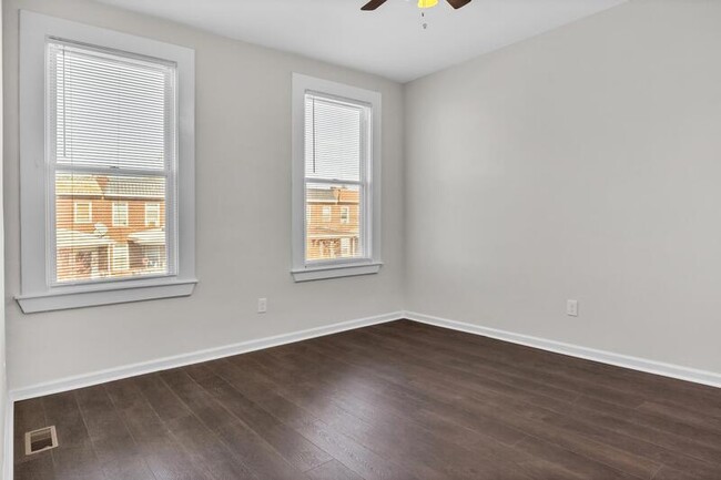 Building Photo - 4029 W Cold Spring Ln