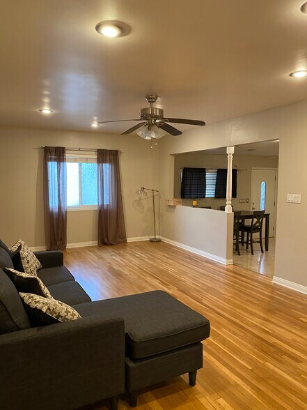 Building Photo - 2250 Farolito Ave