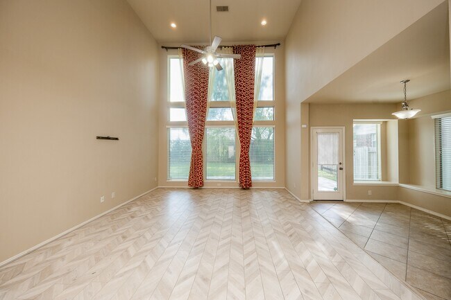 Building Photo - 4019 Windmill Creek Dr
