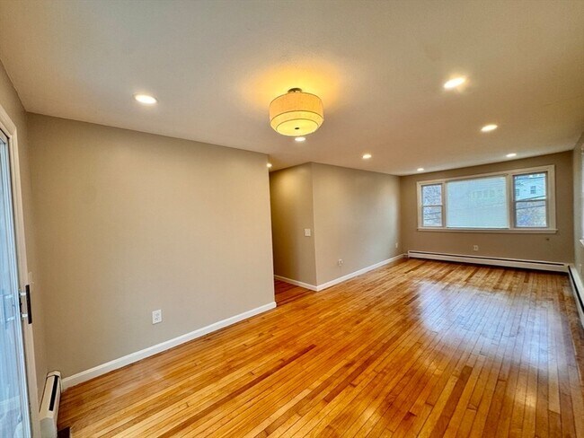 Building Photo - 34 Gates Ln