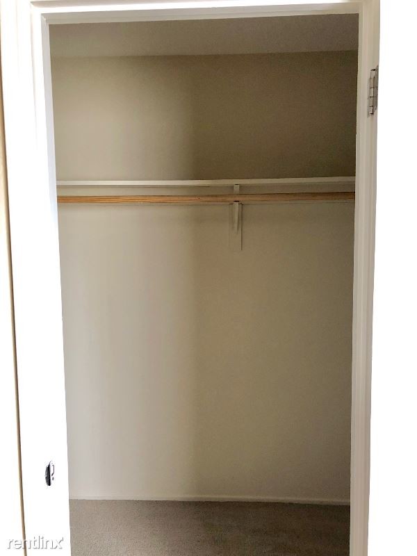 Building Photo - 953 Helen Ave