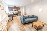 Building Photo - 5177 NE 14th Pl