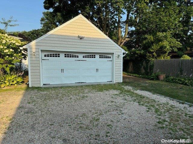 Building Photo - 11 Valley Rd