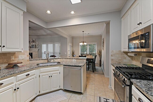 Building Photo - 905 Running Brook Dr