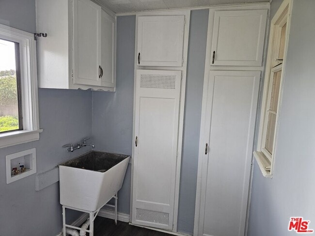 Building Photo - 7444 Mendy St