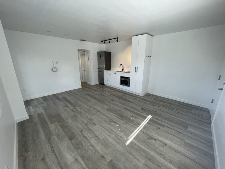 Living Room/Kitchen - 323 Washington Ave