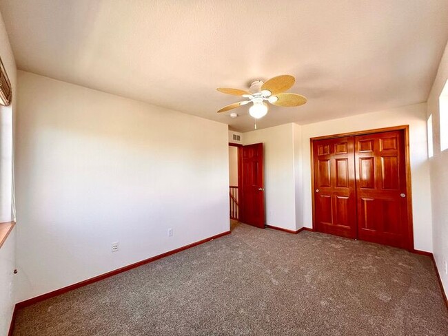 Building Photo - Beautiful 4 bed/ 3 bath Home with Office!