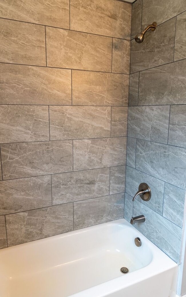 Building Photo - 3 Bed 2 Bath Home For Rent across from Sloan's Lake!