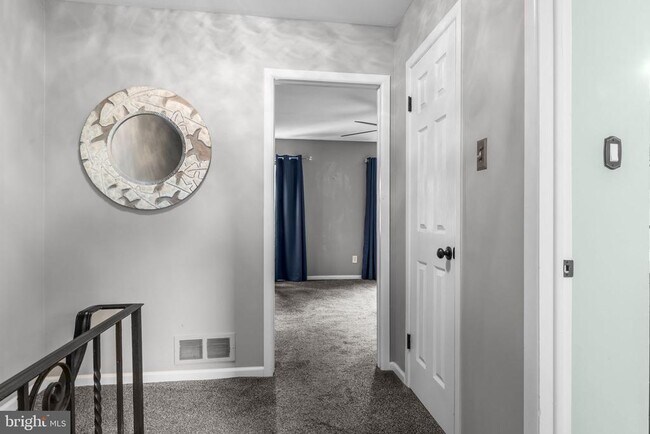 Building Photo - 435 N Mt Vernon Cir