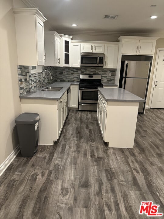 Building Photo - 2702 W Bellevue Ave