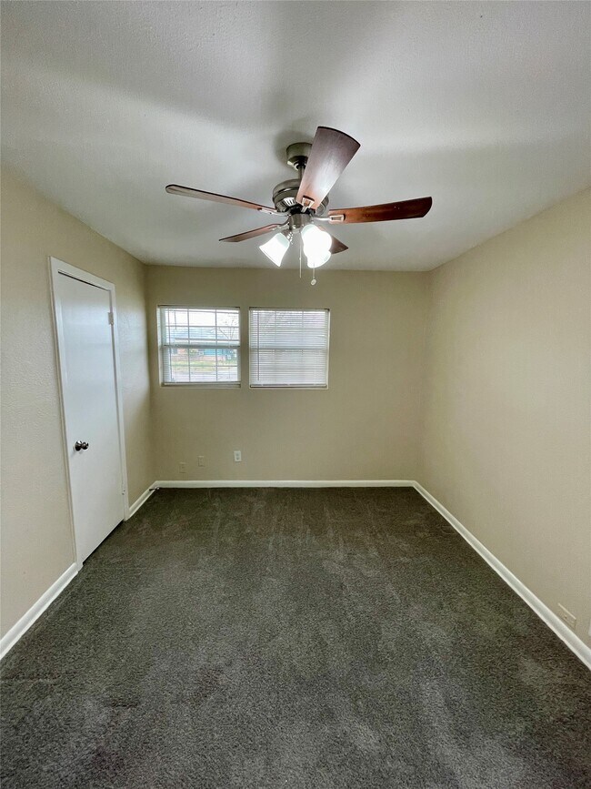 Building Photo - 6144 Doulton Dr