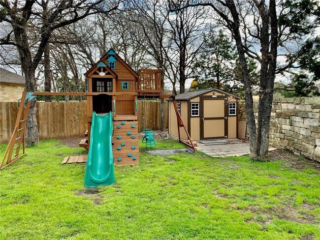 Building Photo - 3988 Sapphire Loop