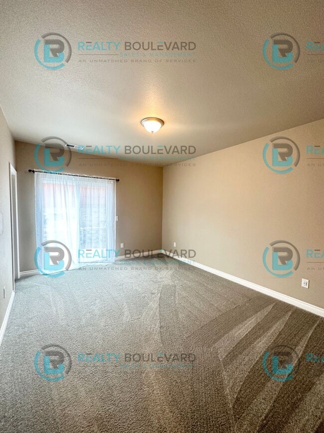 Building Photo - Beautiful 3 Bedroom located in Cold Springs!
