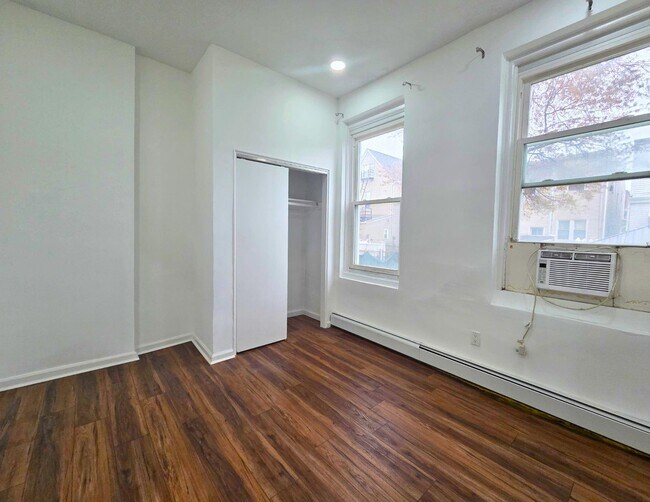 Building Photo - 209-211-211 48th St