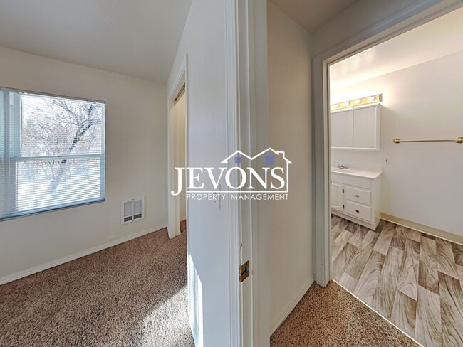 Building Photo - Pet-Friendly 3-Bedroom Home in Naches with Easy Access to Hwy 12