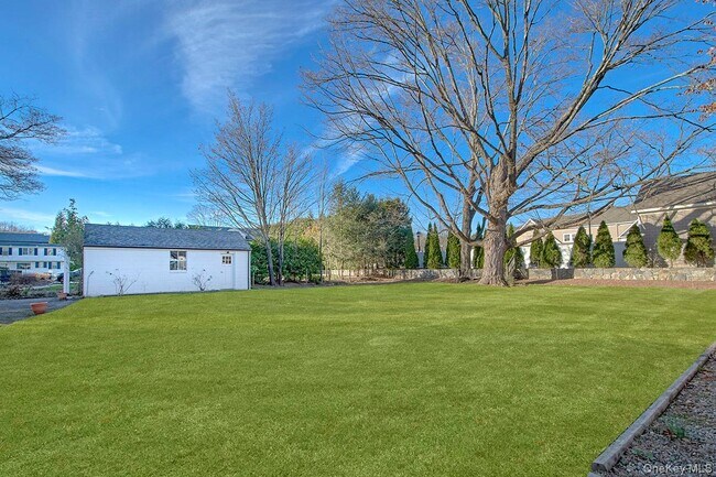 Building Photo - 30 Bedford Rd