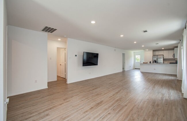 Building Photo - 20966 Zuccala Dr