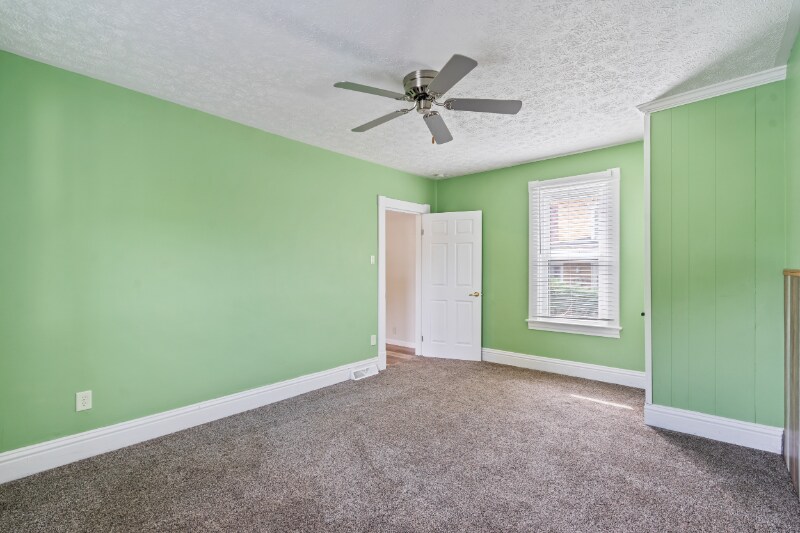 Building Photo - 366 N Main St