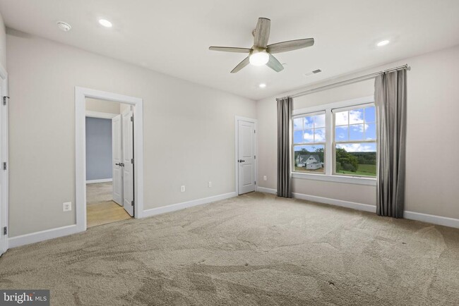 Building Photo - 7147 Starmount Ct