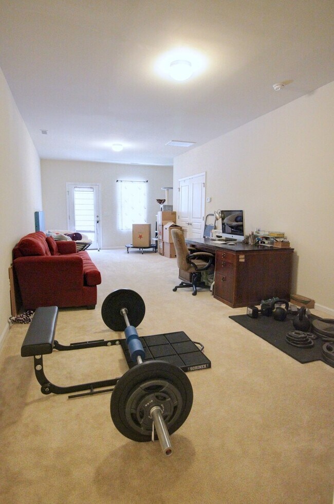 Building Photo - 3bd/3.5ba Spacious 3 Floor Townhouse in Durham's Stratford Lakes Neighborhood!