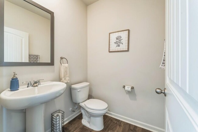 Building Photo - 7595 Jennadee Dr